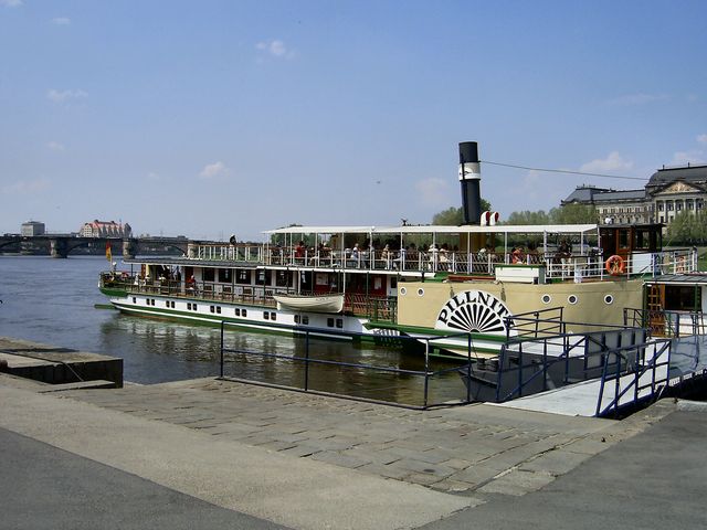 Dresden Schaufelraddampfer